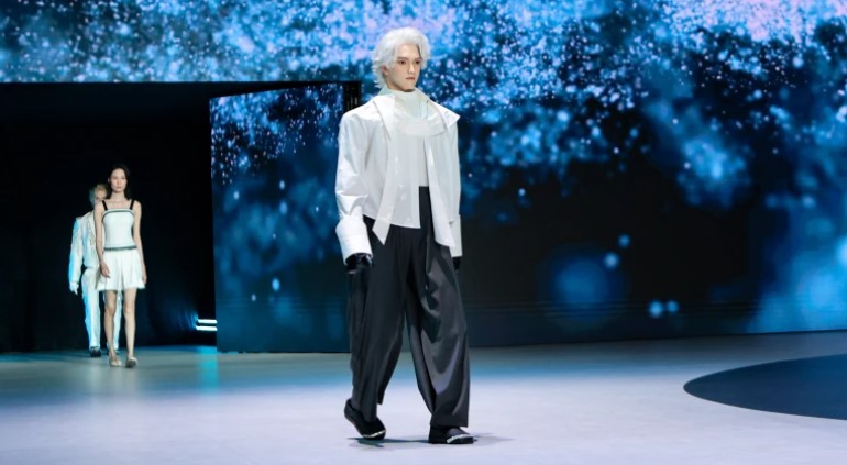 World's 1st mass-produced humanoid robot' motors to market in China